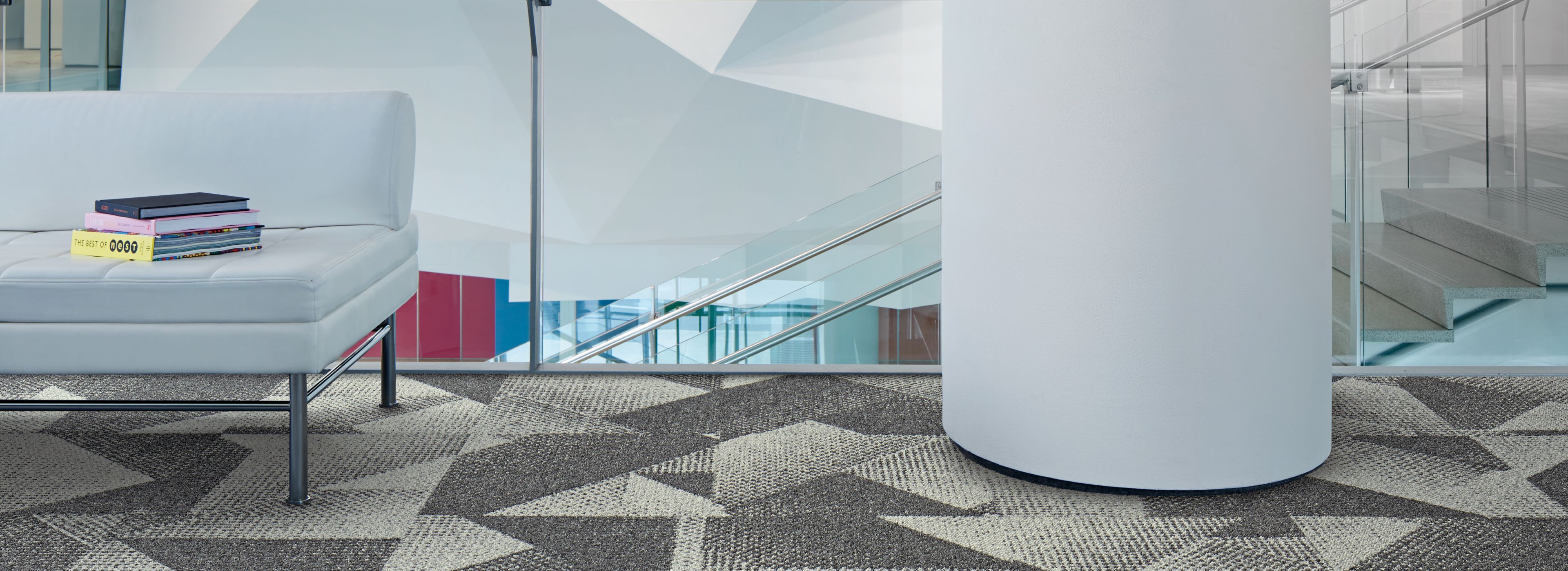 Interface Upward Bound carpet tile in office common area imagen número 1